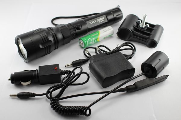 Підствольний ліхтарик Bailong Police BL-Q8610-GREEN